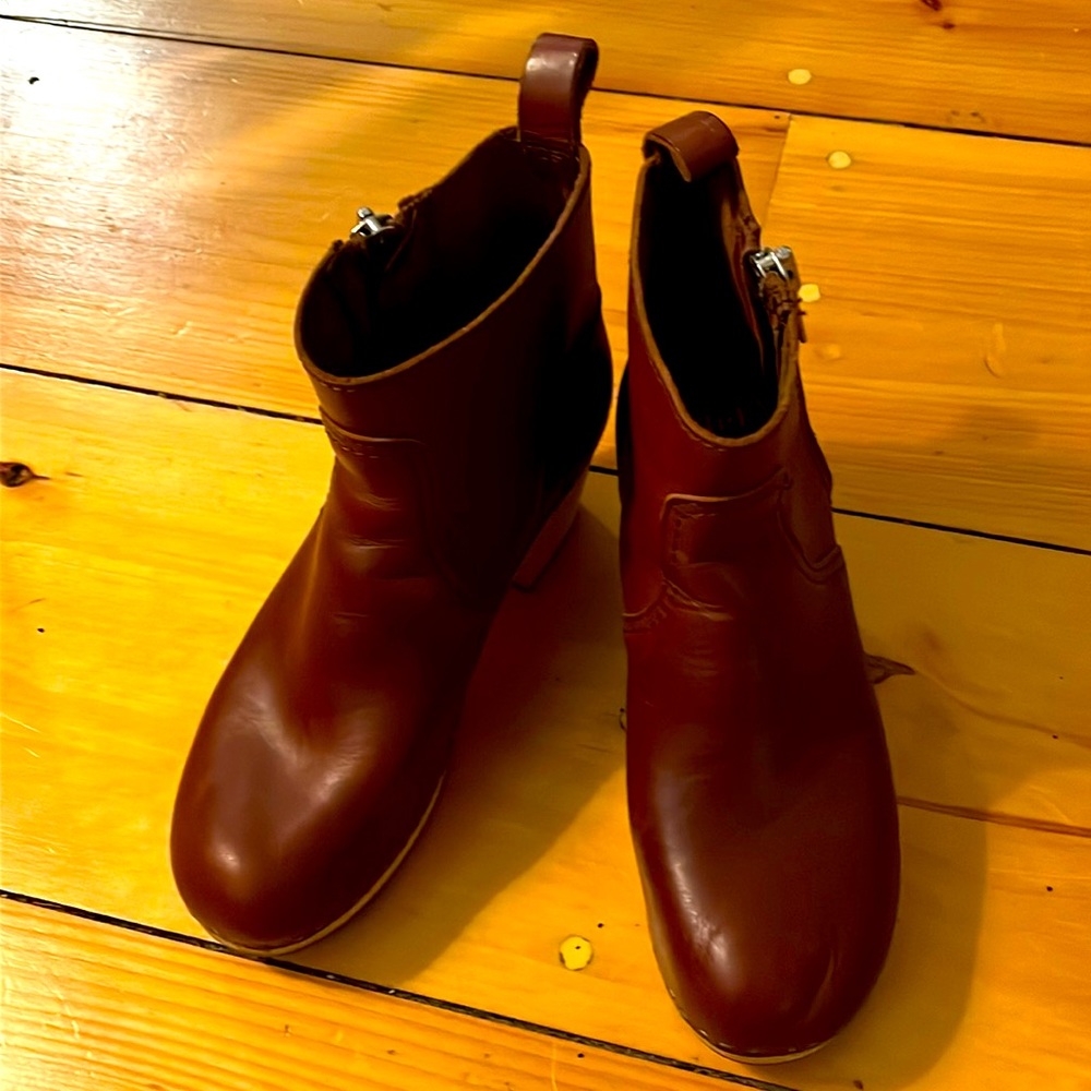 Swedish Hasbeens “Zip it Emy” Ankle Boot Clog in Cognac size 8